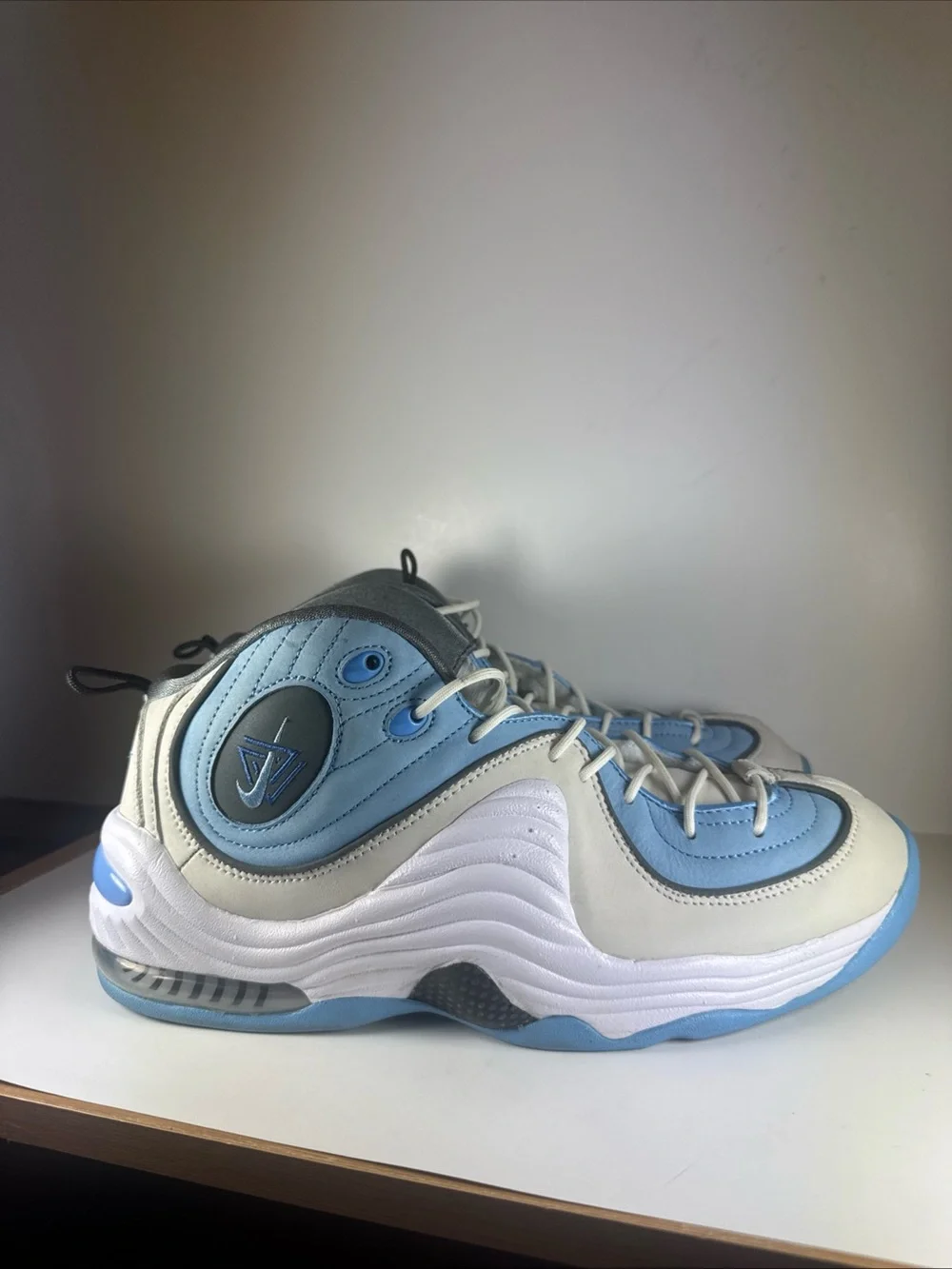 Nike Air Penny 2 Social Status Men’s Size 10.5 Blue and White Athletic Sneakers - Picture 2 of 12